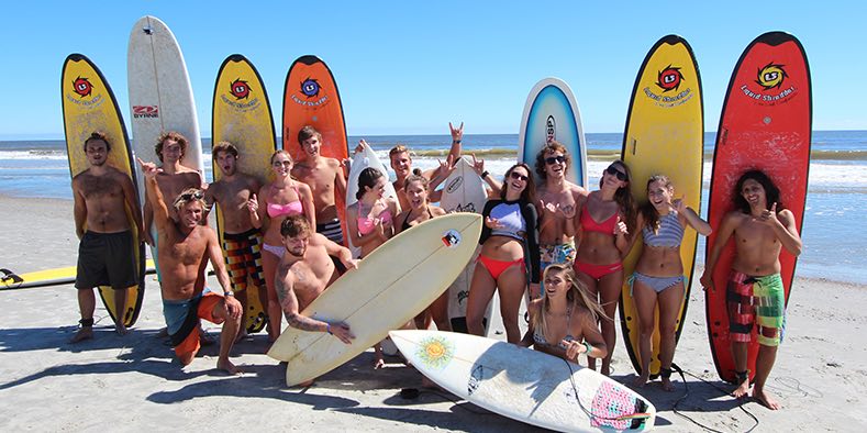 Lezioni di surf per il tuo addio al celibato a Barcellona
