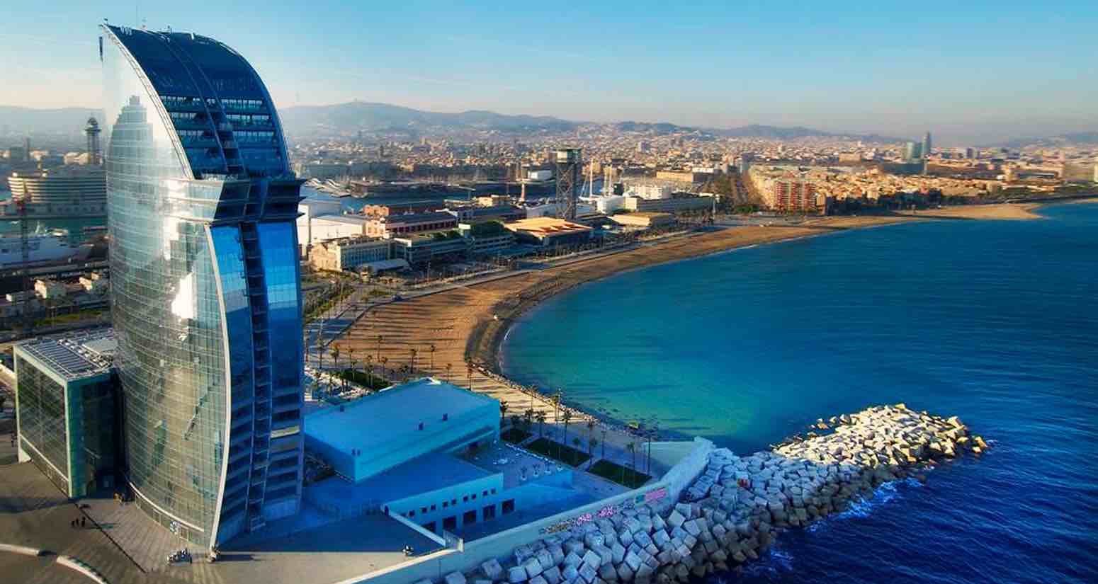 Addio al celibato sulla spiaggia di Barcellona